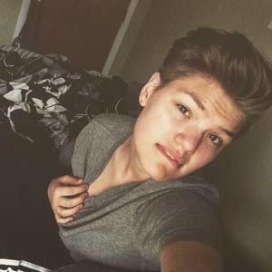 Meet your Posher, Tegan