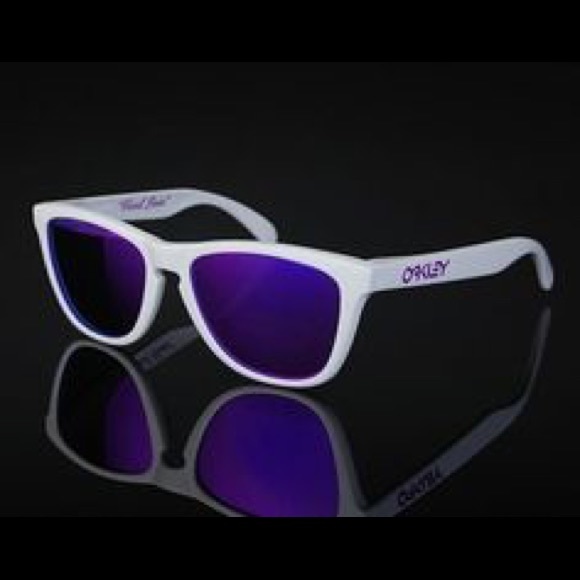 Heritage Collection Oakley Frogskins
