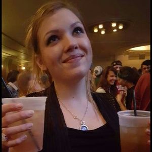 Meet your Posher, Tia