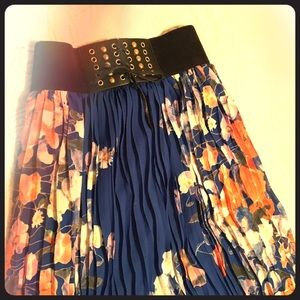 Floral pleated chiffon belted maxi skirt