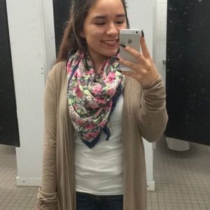 Meet your Posher, Andraya