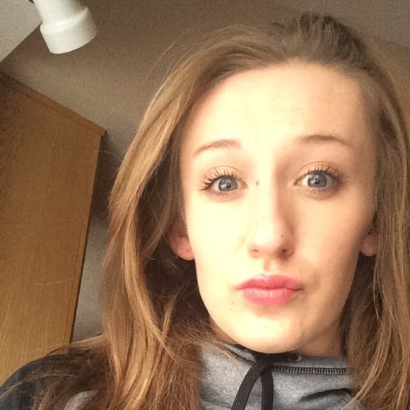 Meet your Posher, Kat - Picture 1 of 1