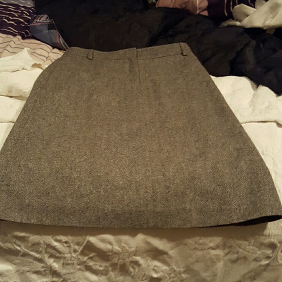 Knee length J Crew wool skirt - Picture 1 of 3