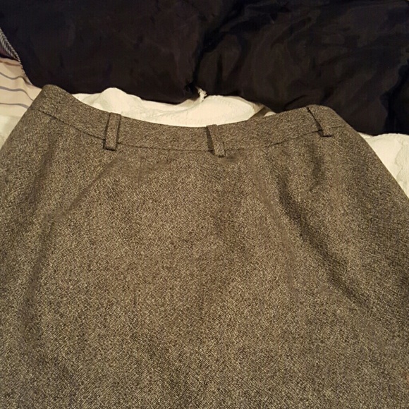 Knee length J Crew wool skirt - Picture 3 of 3
