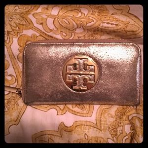 Tory Burch Continental zip around wallet