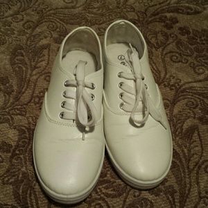 White faux leather  tennis shoes