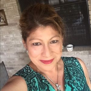 Meet your Posher, Mirtha