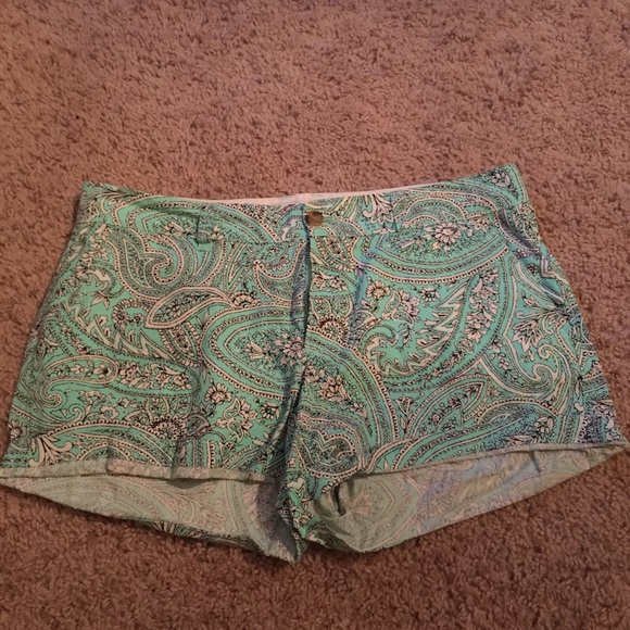 Old Navy Shorts - Picture 1 of 1