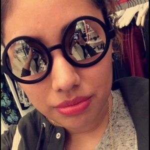 Meet your Posher, Rosi