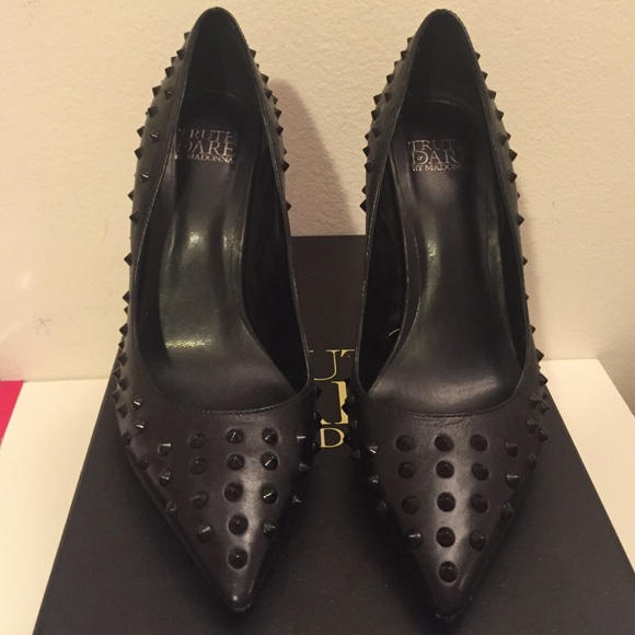 Truth or Dare by Madonna Cesis Black Leather Pump