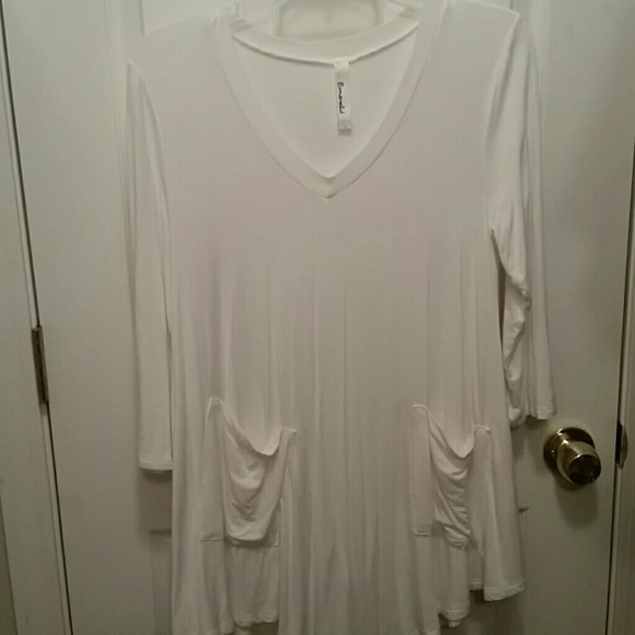 White tunic nwot. - HOLD for sharpsgirl69