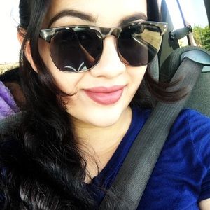 Meet your Posher, Jazmine