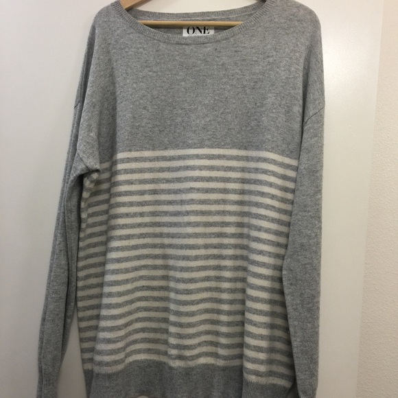 One Teaspoon Sweaters - One Teaspoon grey striped "cashmere" sweater in M One Teaspoon Sweaters - One Teaspoon grey striped "cashmere" sweater in M