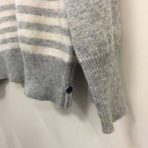 One Teaspoon Sweaters - One Teaspoon grey striped "cashmere" sweater in M One Teaspoon Sweaters - One Teaspoon grey striped "cashmere" sweater in M