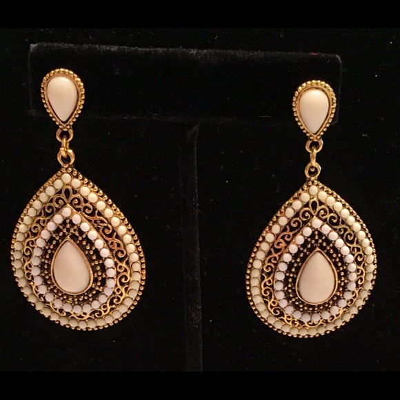 Gold tone and White Earrings - NWOT - Picture 1 of 2