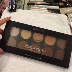 Powder contour kit by bhcosmetics