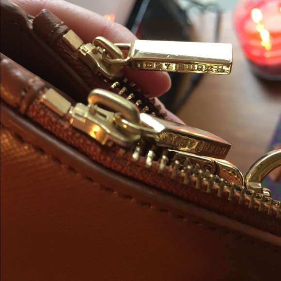 Tory Burch Robinson Satchel - Picture 6 of 8