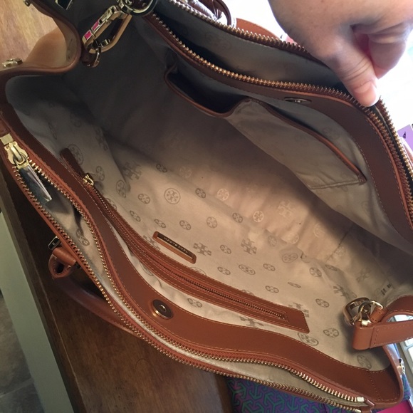 Tory Burch Robinson Satchel - Picture 7 of 8