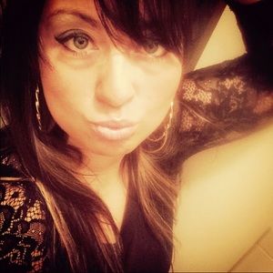 Meet your Posher, Donnamarie