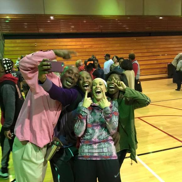 Meet your Posher, Teosha - Picture 1 of 1