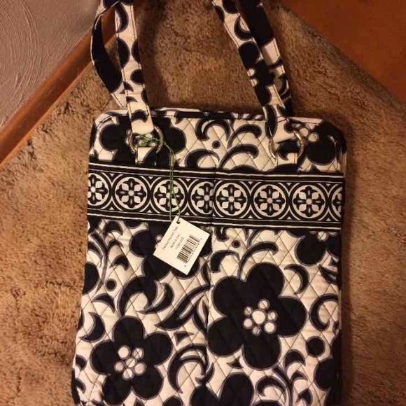 Vera Bradley perfect pocket tote. NWT
