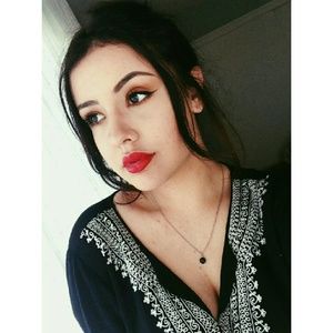 Meet your Posher, Julia