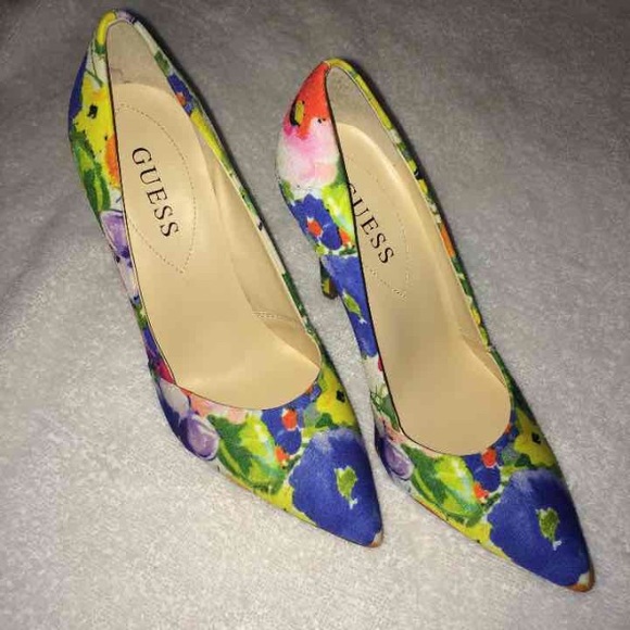 Guess pumps shoes