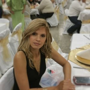 Meet your Posher, Yanet