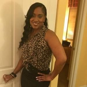 Meet your Posher, Monique