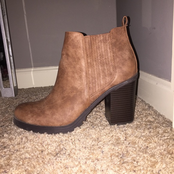 booties - Picture 2 of 2