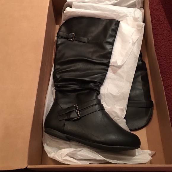 Twisted knee-high, NIB, 12W runs big like 12WW.