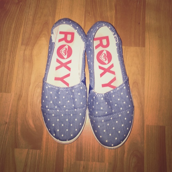 Poka dot roxy slip on shoes!