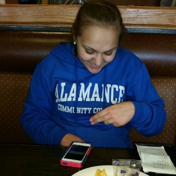 Meet your Posher, Hunter - Picture 2 of 4