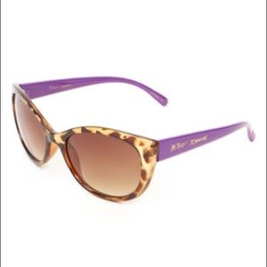 ❌SOLD❌NWT Betsey Johnson Sunglasses