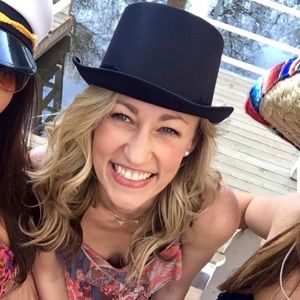 Meet your Posher, Jenn