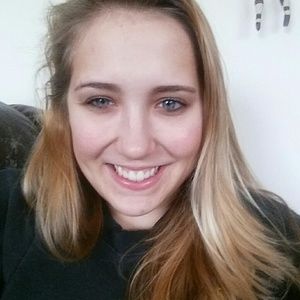 Meet your Posher, Corinne