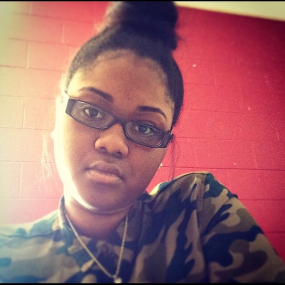 Meet your Posher, Jayla - Picture 1 of 1