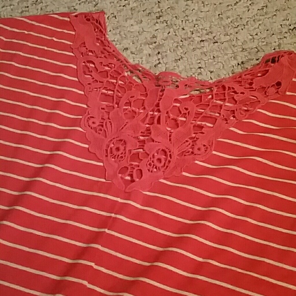 Very cute summer time shirt!77 - Picture 2 of 4