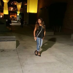 Meet your Posher, Alejandra