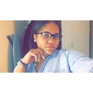 Meet your Posher, Kayla