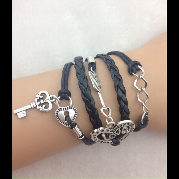 • Last 1 • Black Key Heart Infinity Bracelet • - Picture 1 of 1
