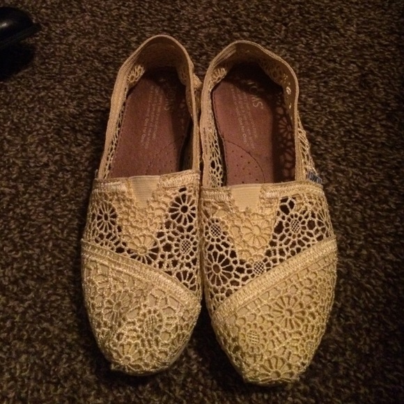 !!!lSALE!!!!  Last chance to buy Toms