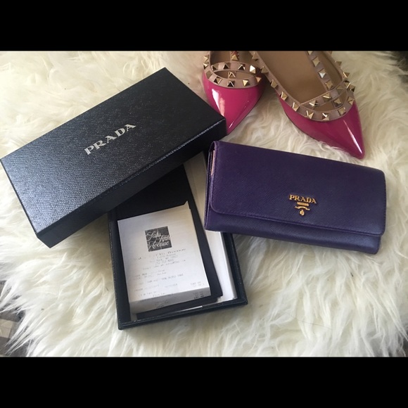 ⚠️SALE⚠️ Authentic Prada Saffiano Leather Wallet