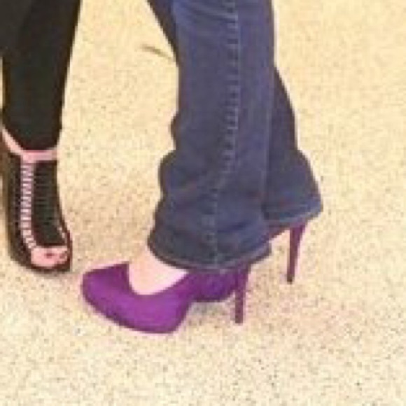 LAST CHANCE ❗️Purple suede pumps