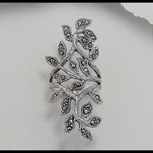 Jewelry - SS leaf ring decorated with marcasite.
