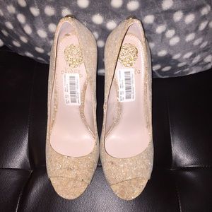 Vince Camuto peep toes heels NWOB SIZE 9.5