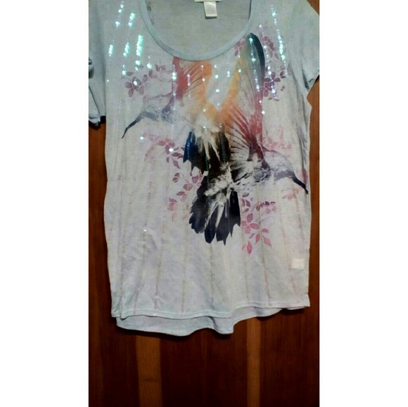 2 short sleeve shirts - Picture 2 of 3