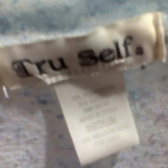 2 short sleeve shirts - Picture 3 of 3