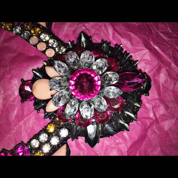 Sold Out! - Picture 3 of 4