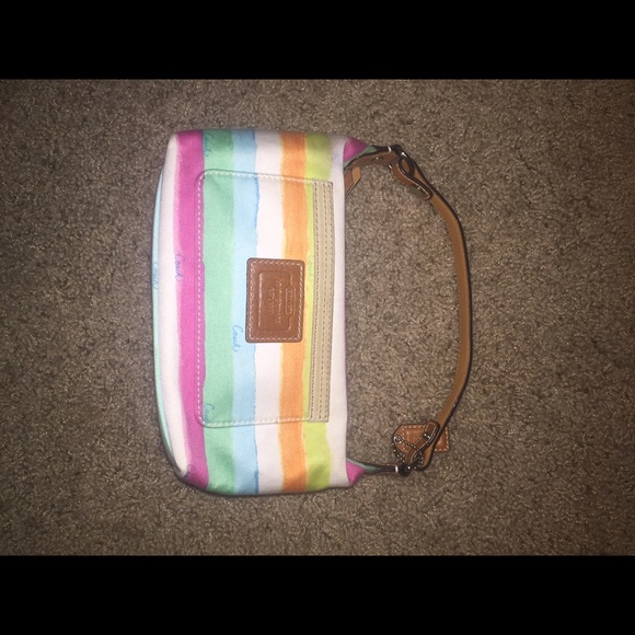 CLOSET CLEAROUT SALE ❤️Small Coach purse